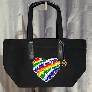 MICHAEL KORS The Michael Large Heart Patch Cotton Tote Bag Style# 30T1